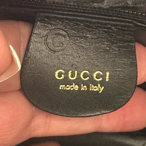 Gucci Black Leather Vintage Shoulder Bag with COA - Picture 4 of 17